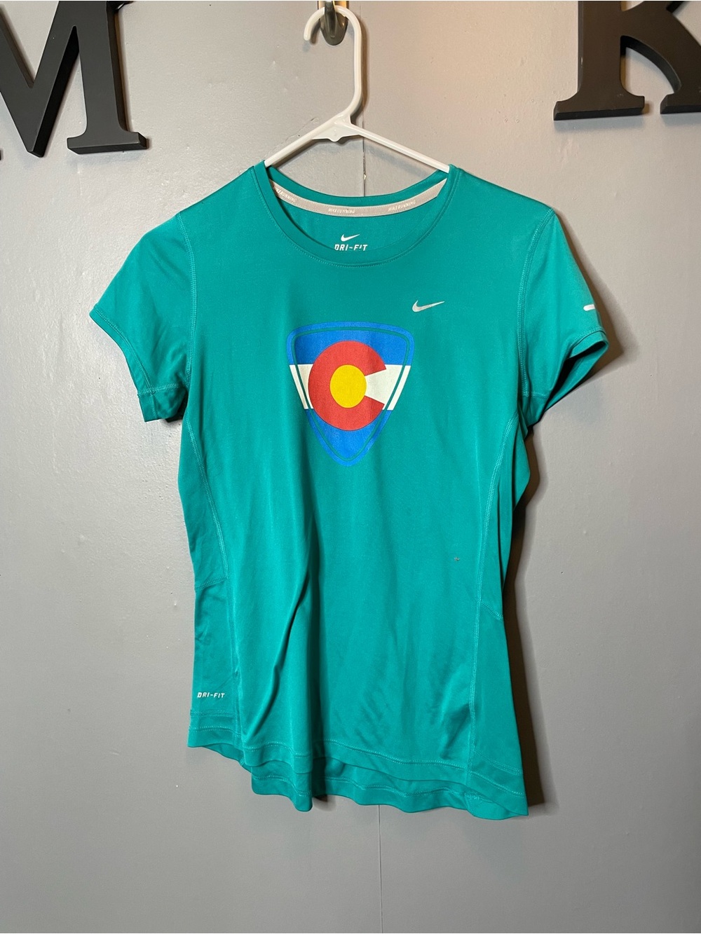 Nike Dri-FIT Women's Teal Short-Sleeve Performance Top Colorado Runners Roost m